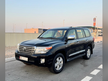 تويوتا لاند كروزر في اكس ار 2015 اوتوماتيك 290,000 كم 8 سلندر دفع رباعي اس يو في أسود