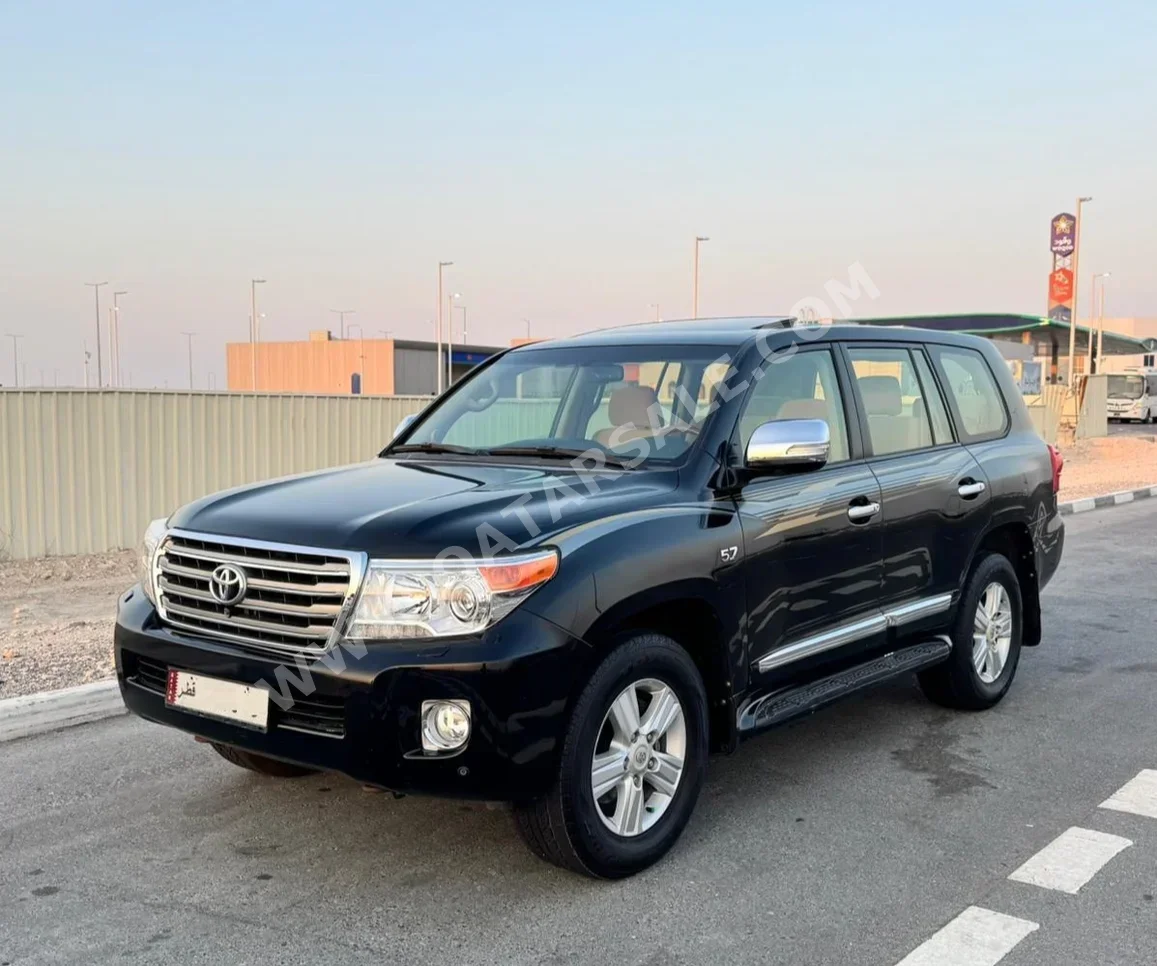 Toyota Land Cruiser VXR 2015 Automatic 290,000 Km 8 Cylinder Four Wheel Drive (4WD) SUV Black