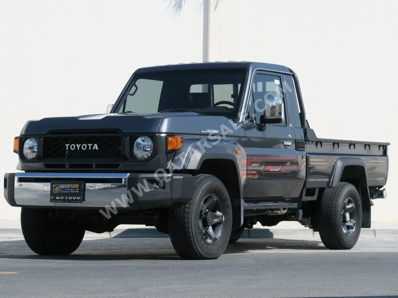 Toyota  Land Cruiser  LX  2025  Automatic  42,000 Km  6 Cylinder  Four Wheel Drive (4WD)  Pick Up  Dark Gray  With Warranty