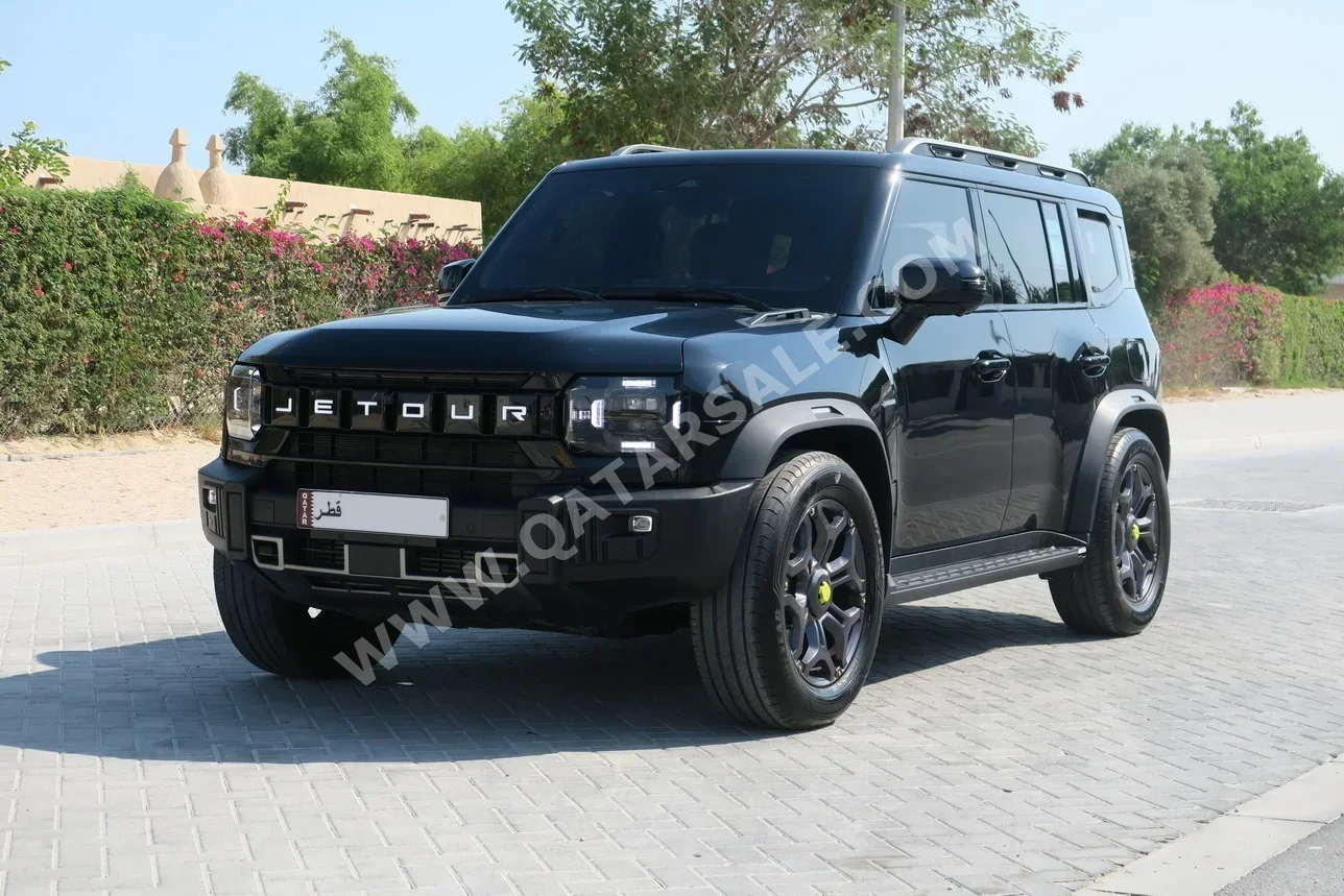 جيتور تي 2 2024 اوتوماتيك 47,000 كم 4 سلندر دفع رباعي اس يو في أسود تحت الضمان