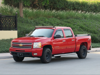 Chevrolet  Silverado  Z71  2013  Automatic  114,000 Km  8 Cylinder  Four Wheel Drive (4WD)  Pick Up  Red