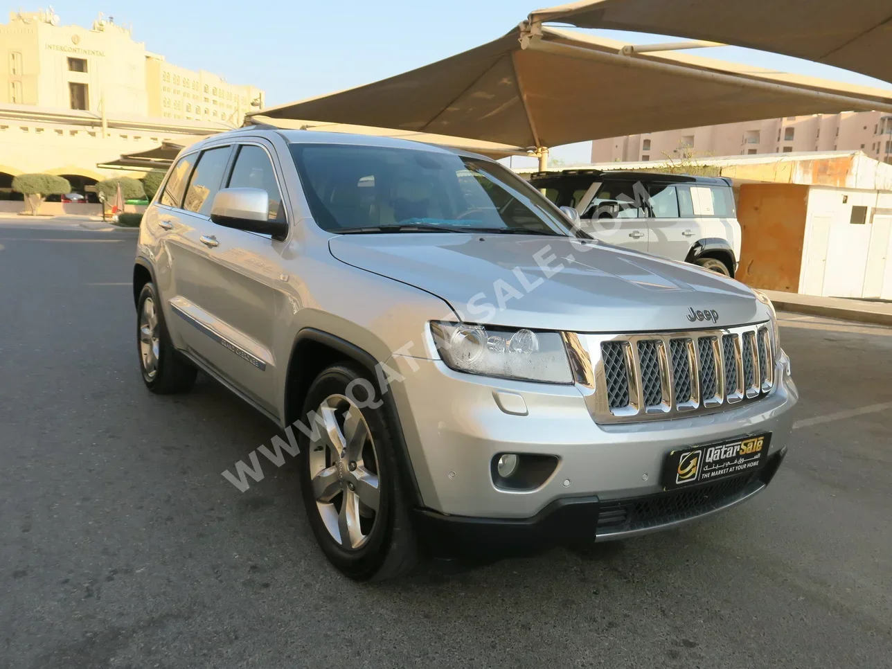 Jeep Grand Cherokee Overland 2012 Automatic 155,500 Km 8 Cylinder Four Wheel Drive (4WD) SUV Gray