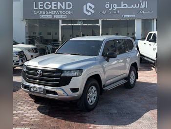 تويوتا لاند كروزر جي اكس 2024 اوتوماتيك 62,000 كم 6 سلندر دفع رباعي اس يو في فضي تحت الضمان