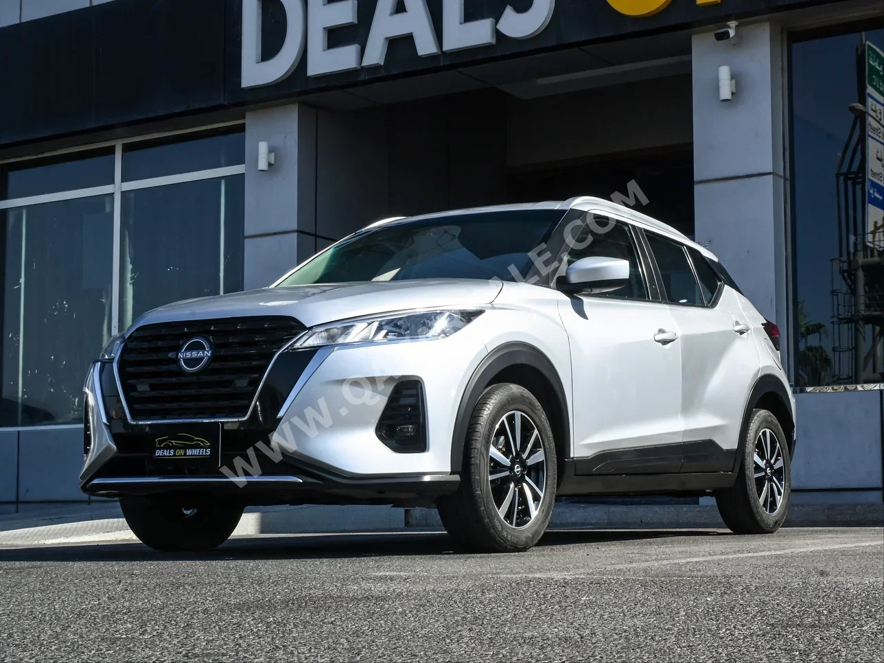 Nissan Kicks 2023 Automatic 60,000 Km 4 Cylinder Front Wheel Drive (FWD) SUV Silver