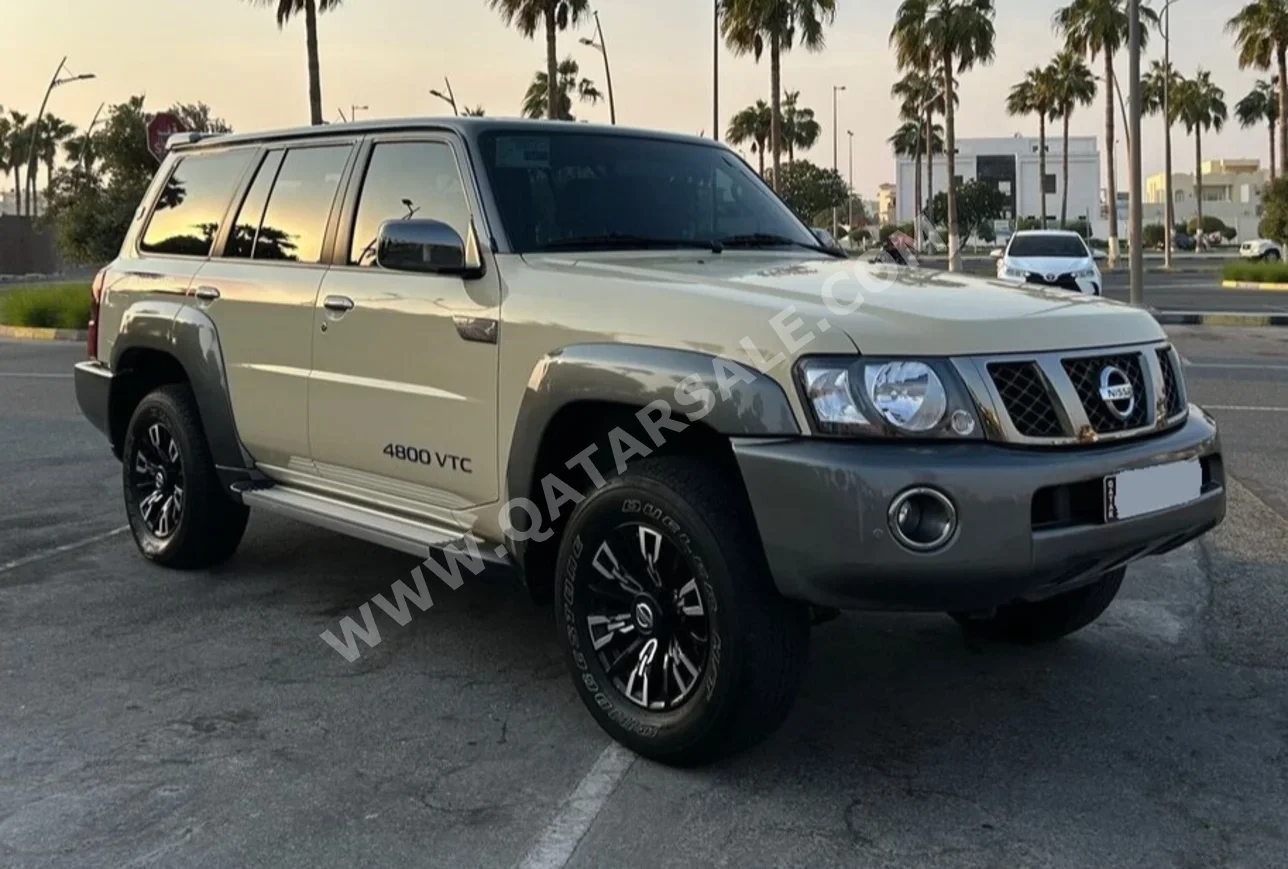 نيسان باترول سوبر سفاري 2024 اوتوماتيك 35,000 كم 6 سلندر دفع رباعي اس يو في بيج تحت الضمان