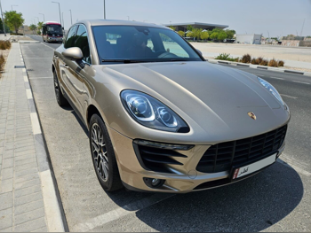 بورش ماكان اس 2018 اوتوماتيك 65,000 كم 6 سلندر دفع رباعي اس يو في اسود و ذهبي تحت الضمان