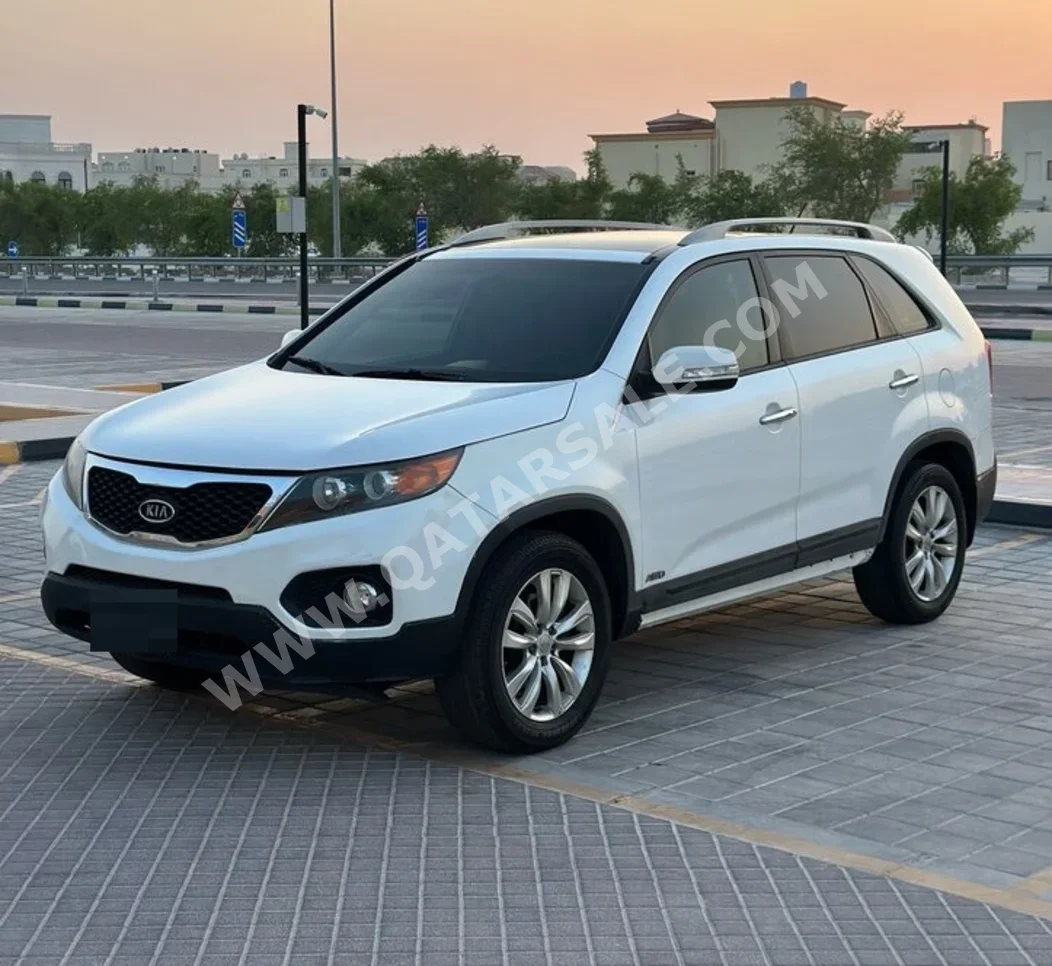 كيا  سورينتو  3.5  2012  اوتوماتيك  200,000 كم  6 سلندر  اس يو في  أبيض