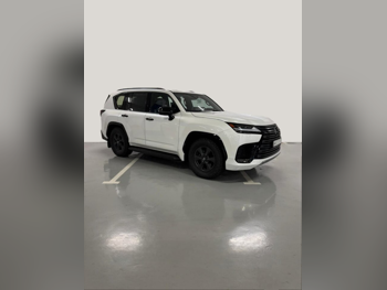 لكزس ال اكس 600 اوفرتريل 2025 اوتوماتيك 0 كم 6 سلندر دفع رباعي اس يو في أبيض تحت الضمان