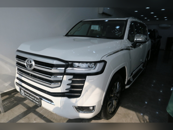 تويوتا  لاند كروزر  في اكس توين توربو  2025  اوتوماتيك  0 كم  6 سلندر  دفع رباعي  اس يو في  أبيض  تحت الضمان