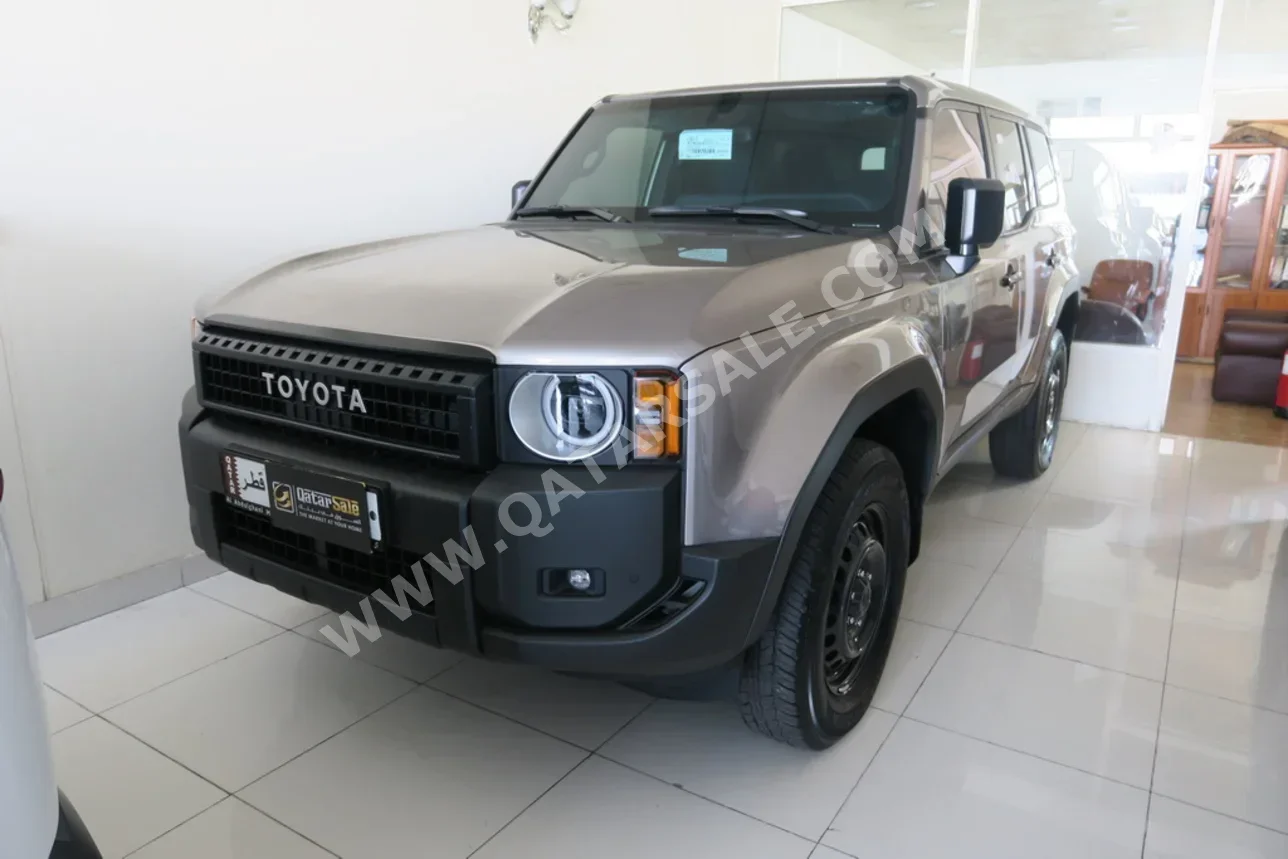 تويوتا برادو 2025 اوتوماتيك 1,000 كم 4 سلندر دفع رباعي اس يو في بني تحت الضمان