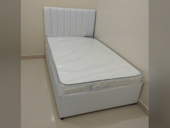 الأسّرة - فردي - أبيض - متضمنة المرتبة