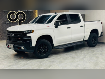 Chevrolet Silverado Trail Boss 2022 Automatic 26,000 Km 8 Cylinder Four Wheel Drive (4WD) Pick Up White