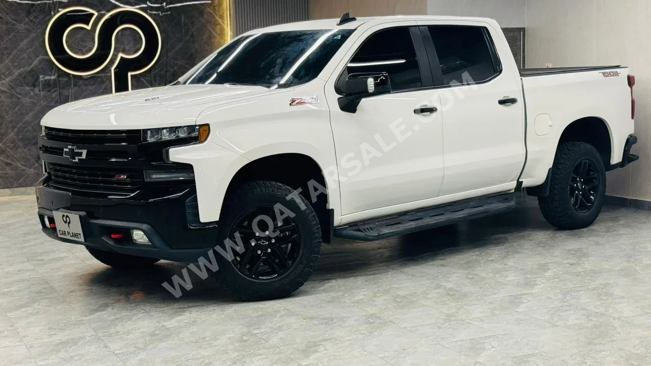 Chevrolet Silverado Trail Boss 2022 Automatic 26,000 Km 8 Cylinder Four Wheel Drive (4WD) Pick Up White