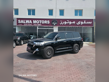 تويوتا لاند كروزر في اكس ار 2019 اوتوماتيك 286,000 كم 8 سلندر دفع رباعي اس يو في أسود