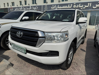 تويوتا  لاند كروزر  جي  2019  اوتوماتيك  164,000 كم  6 سلندر  دفع رباعي  اس يو في  أبيض