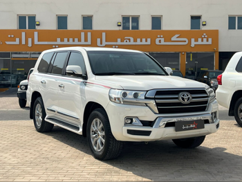 تويوتا لاند كروزر جي اكس ار 2020 اوتوماتيك 68,000 كم 8 سلندر دفع رباعي اس يو في أبيض