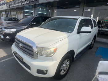 تويوتا  سكويا  2015  اوتوماتيك  300,000 كم  8 سلندر  دفع رباعي  اس يو في  أبيض