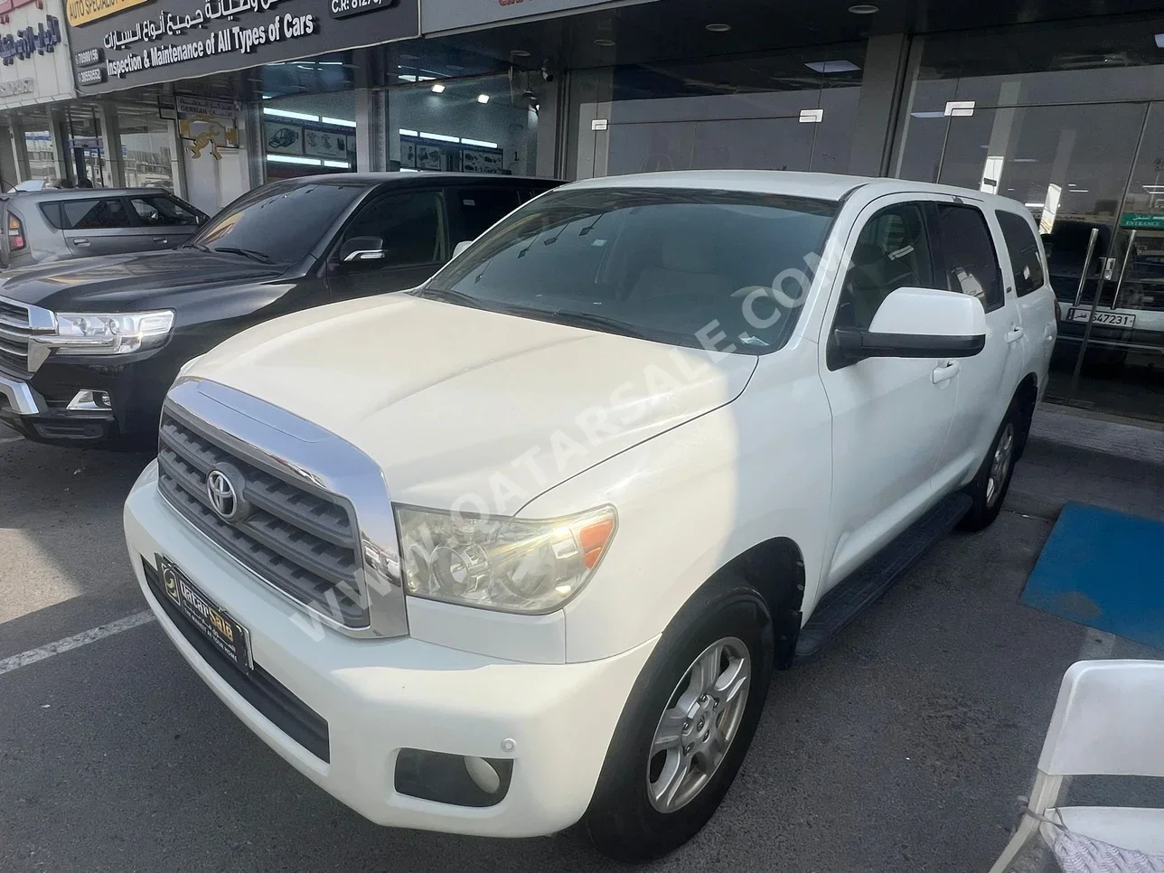 Toyota Sequoia 2015 Automatic 300,000 Km 8 Cylinder Four Wheel Drive (4WD) SUV White