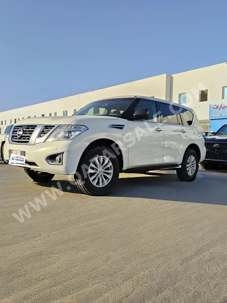 Nissan Patrol 2017 Manual 257,000 Km 6 Cylinder Four Wheel Drive (4WD) SUV White