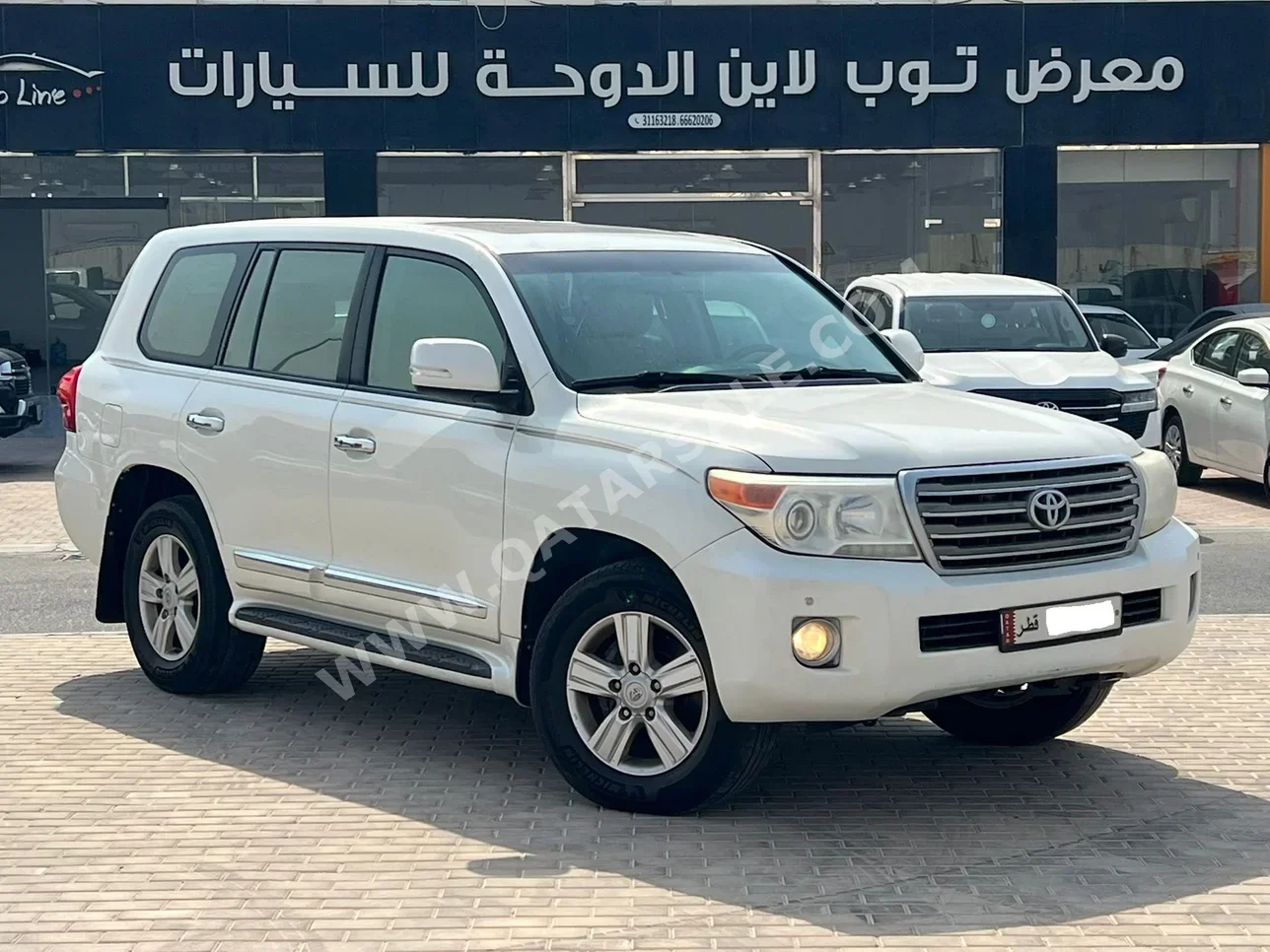 Toyota Land Cruiser VXR 2015 Automatic 300,000 Km 8 Cylinder Four Wheel Drive (4WD) SUV White