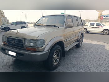 Toyota Land Cruiser VXR 1997 Automatic 475,000 Km 8 Cylinder Four Wheel Drive (4WD) SUV Gold