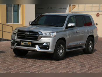 Toyota Land Cruiser VXR- Grand Touring S 2020 Automatic 66,000 Km 8 Cylinder Four Wheel Drive (4WD) SUV Silver