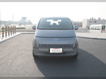 هيونداي  ستاريا  6 سلندر  باص  فضي  2022