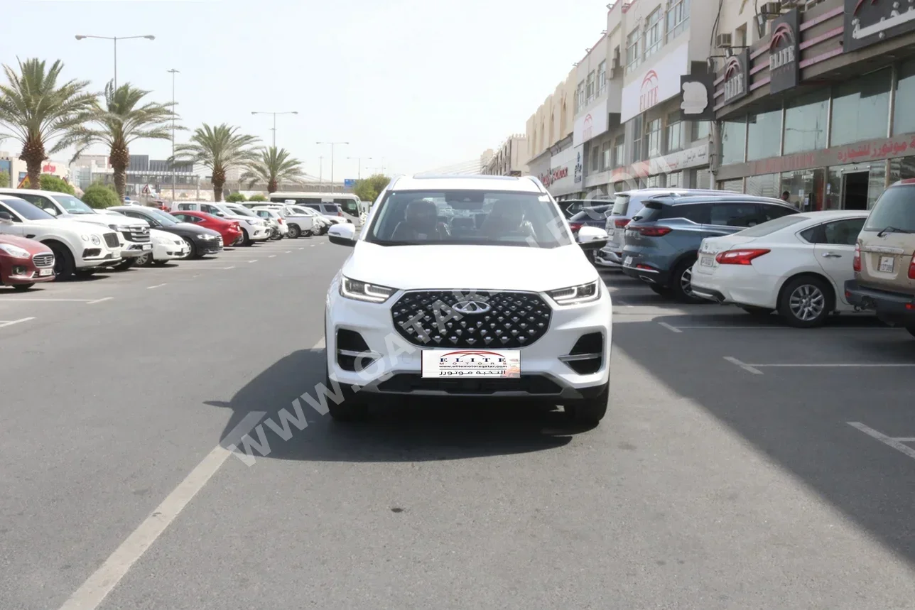 شيري 8 برو 4 سلندر إس يو في 2 في 4 أبيض 2023