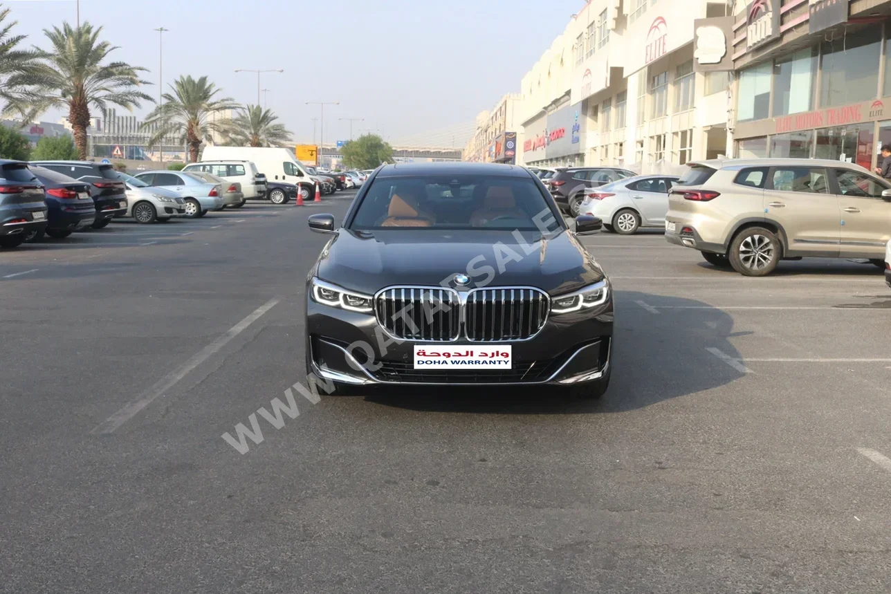بي ام دبليو 730Li 4 سلندر سيدان أسود 2022