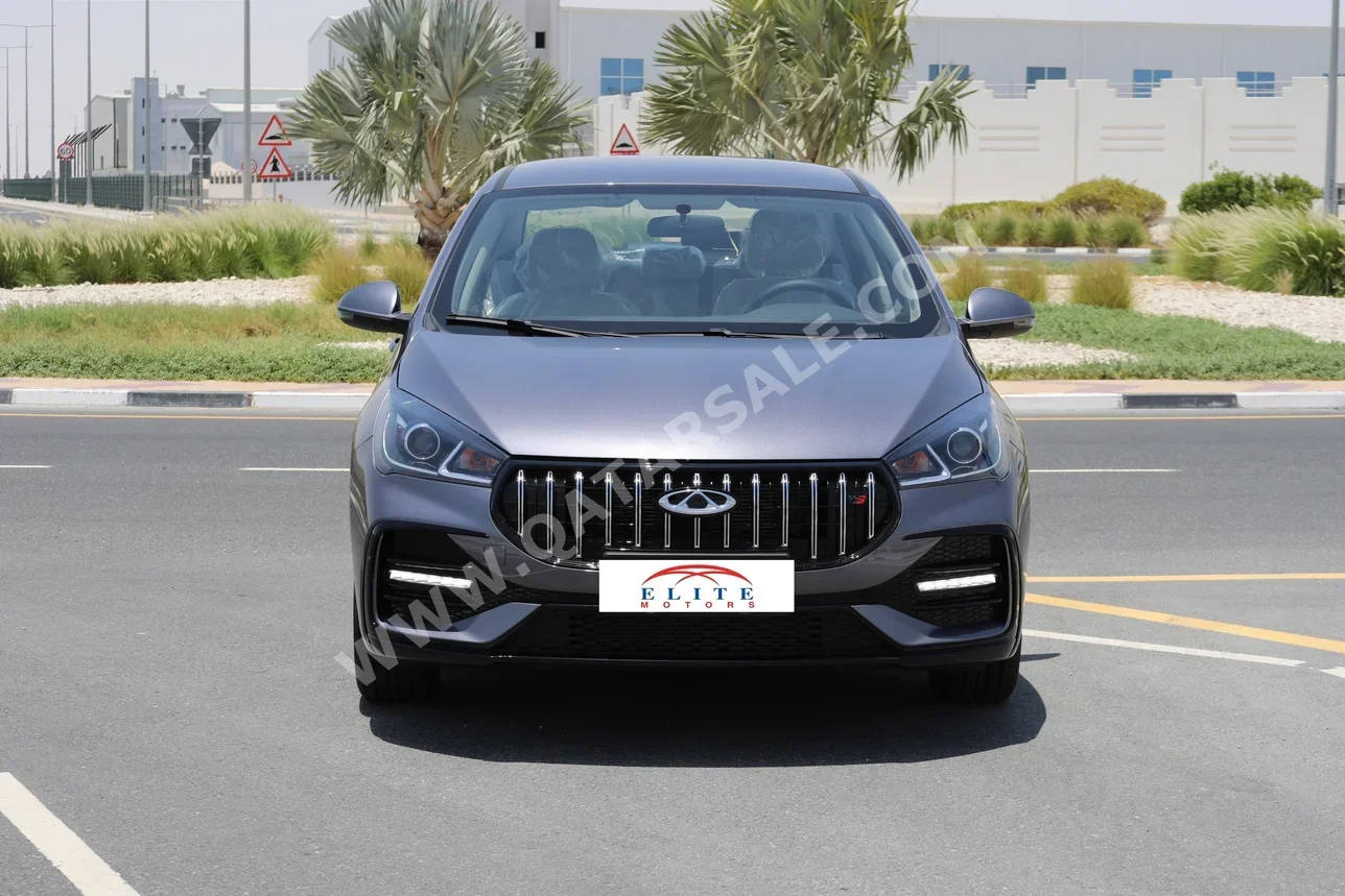 شيري اريزو 5 4 سلندر سيدان رمادي 2025