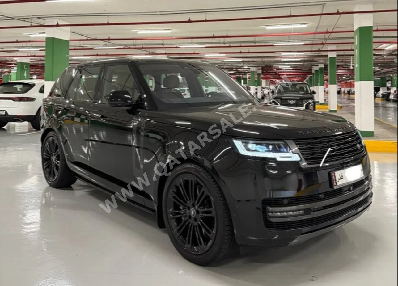لاند روفر رنج روفر فوج اتش اس اي 2023 اوتوماتيك 25,000 كم 8 سلندر دفع رباعي اس يو في أسود تحت الضمان