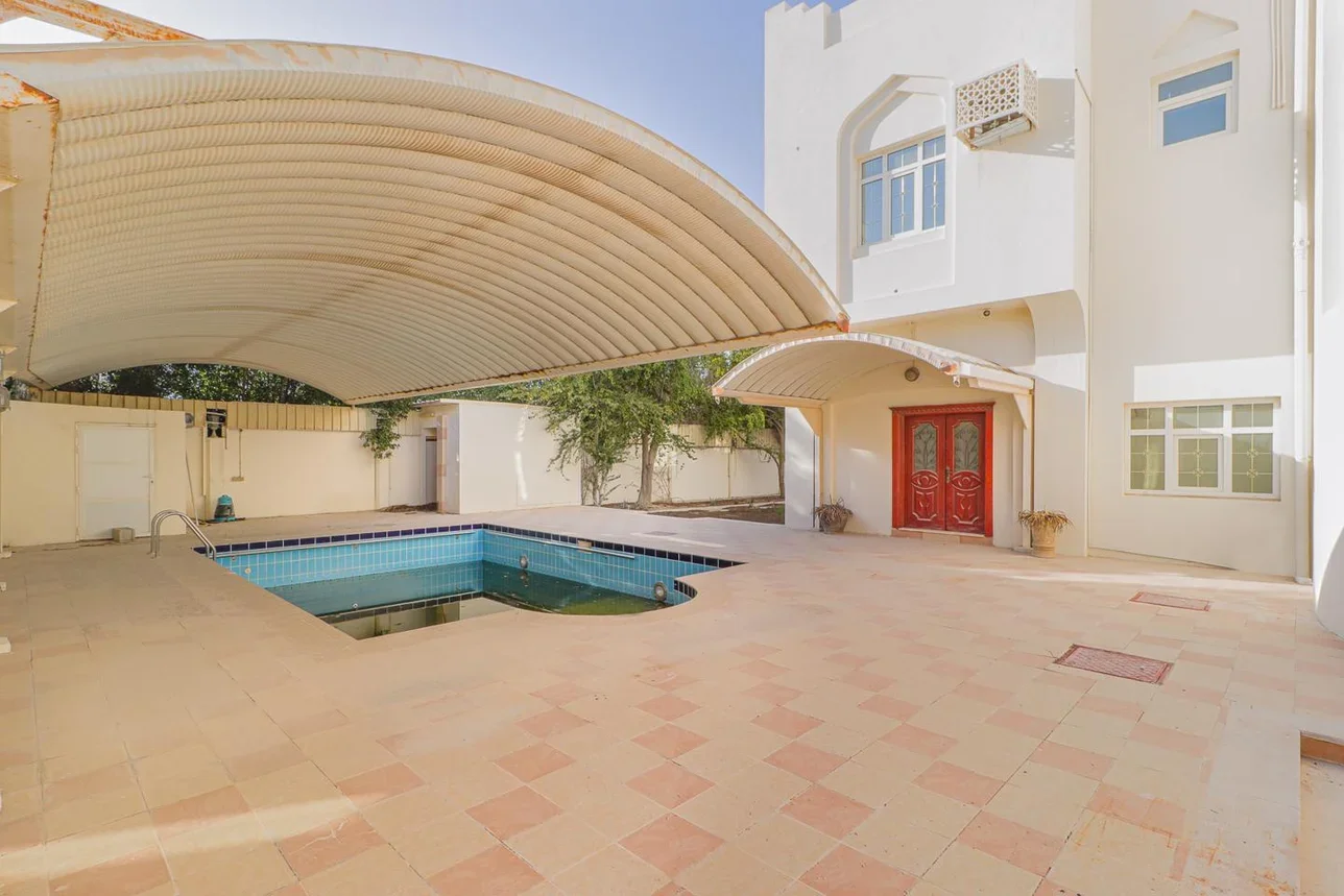 Family Residential  - Not Furnished  - Doha  - Legtaifiya  - 6 Bedrooms