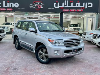 Toyota  Land Cruiser  VXR  2014  Automatic  316,000 Km  8 Cylinder  Four Wheel Drive (4WD)  SUV  Silver