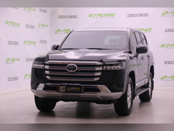 تويوتا لاند كروزر جي اكس ار 2023 اوتوماتيك 41,000 كم 6 سلندر دفع رباعي اس يو في أسود تحت الضمان