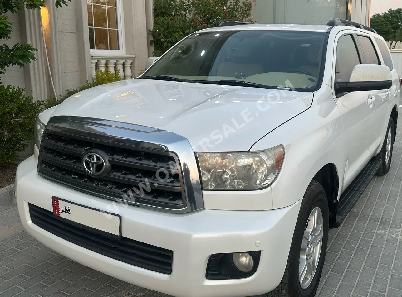 Toyota Sequoia 2016 Automatic 209,500 Km 8 Cylinder Four Wheel Drive (4WD) SUV Pearl