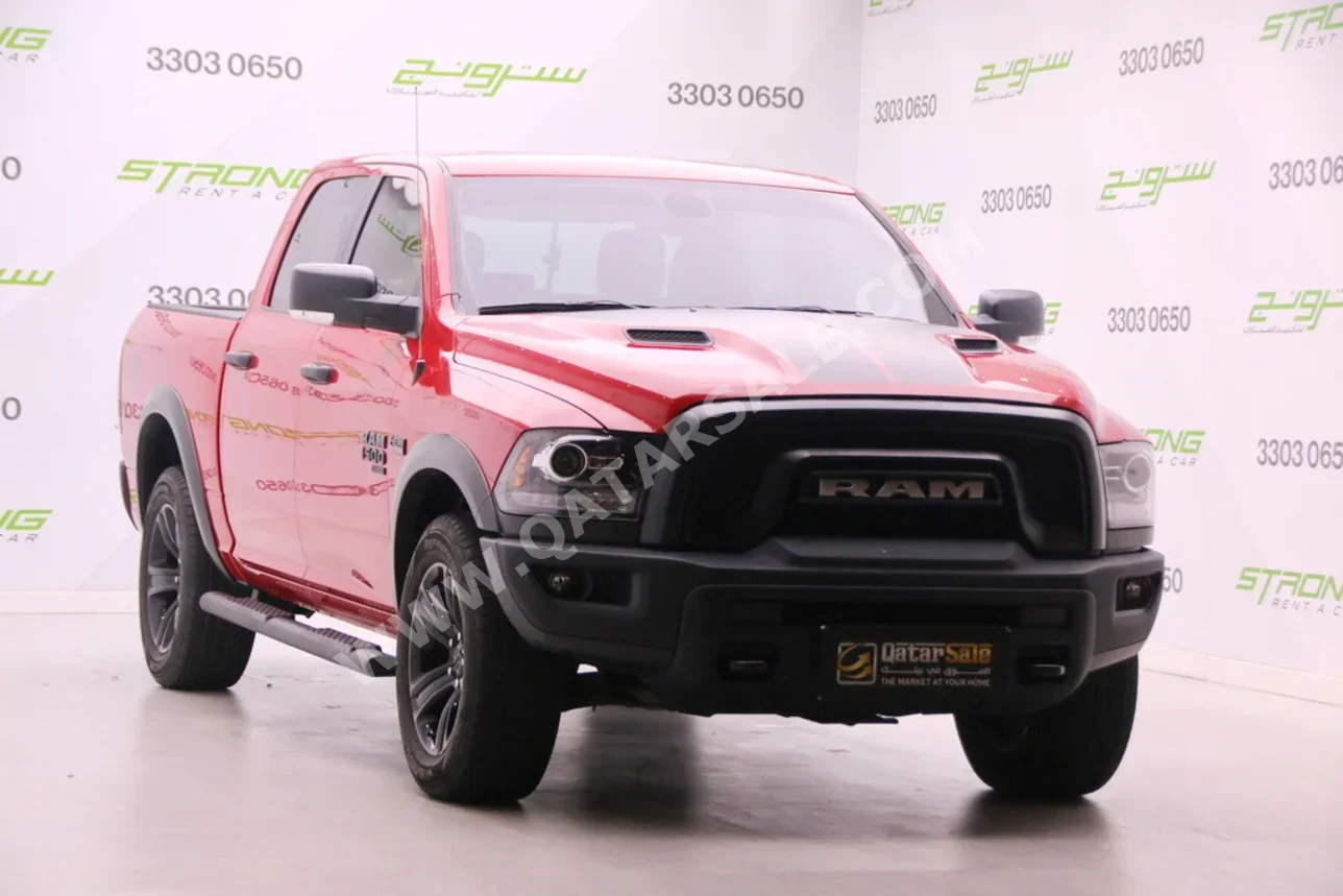 دودج رام وارلوك 2023 اوتوماتيك 13,600 كم 8 سلندر دفع رباعي بيكب أحمر تحت الضمان
