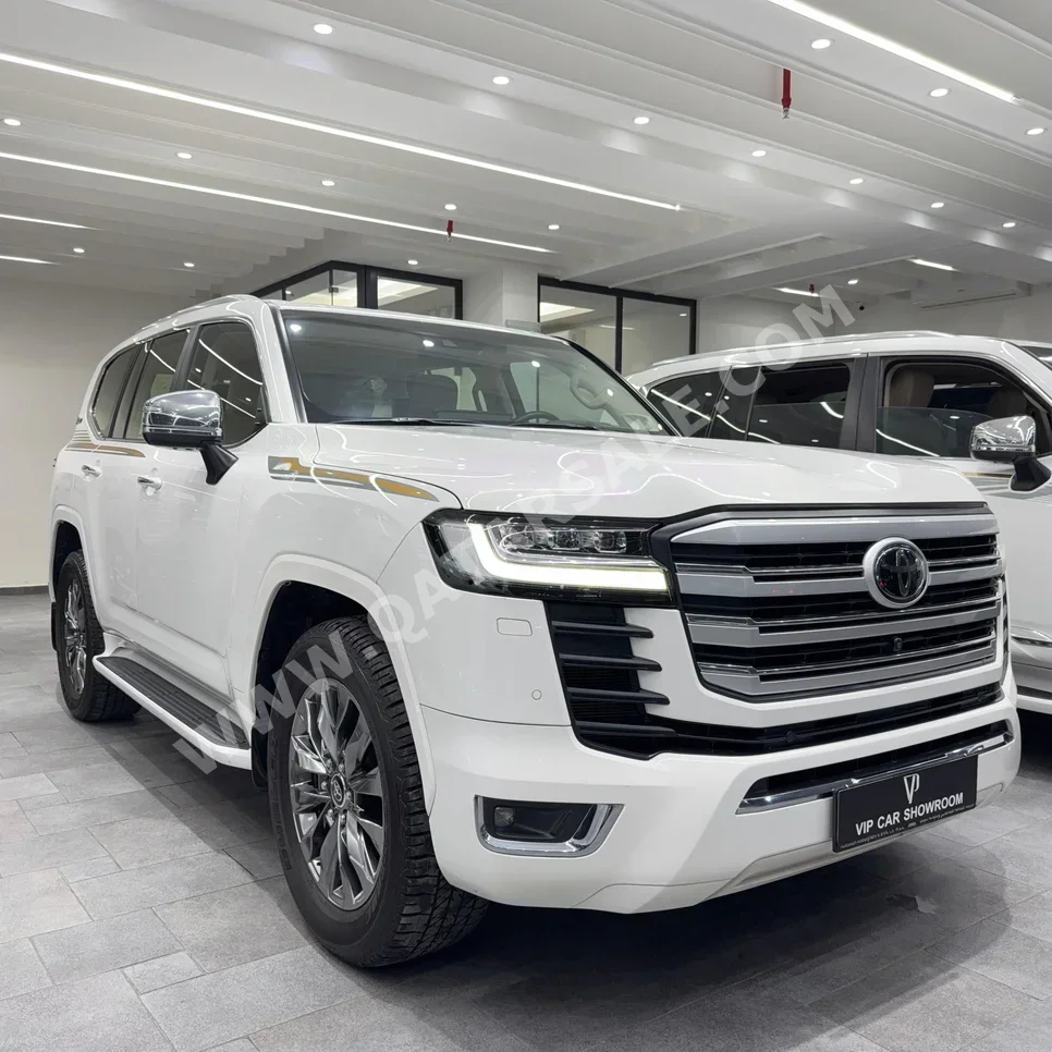 تويوتا لاند كروزر في اكس ار توين توربو 2022 اوتوماتيك 79,000 كم 6 سلندر دفع رباعي اس يو في أبيض