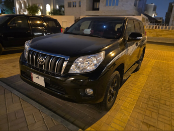 تويوتا برادو تي اكس ال 2012 اوتوماتيك 263,000 كم 6 سلندر دفع رباعي اس يو في أسود