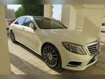 مرسيدس - بنز اس - كلاس 500 2015 اوتوماتيك 200,000 كم 8 سلندر دفع خلفي سيدان أبيض