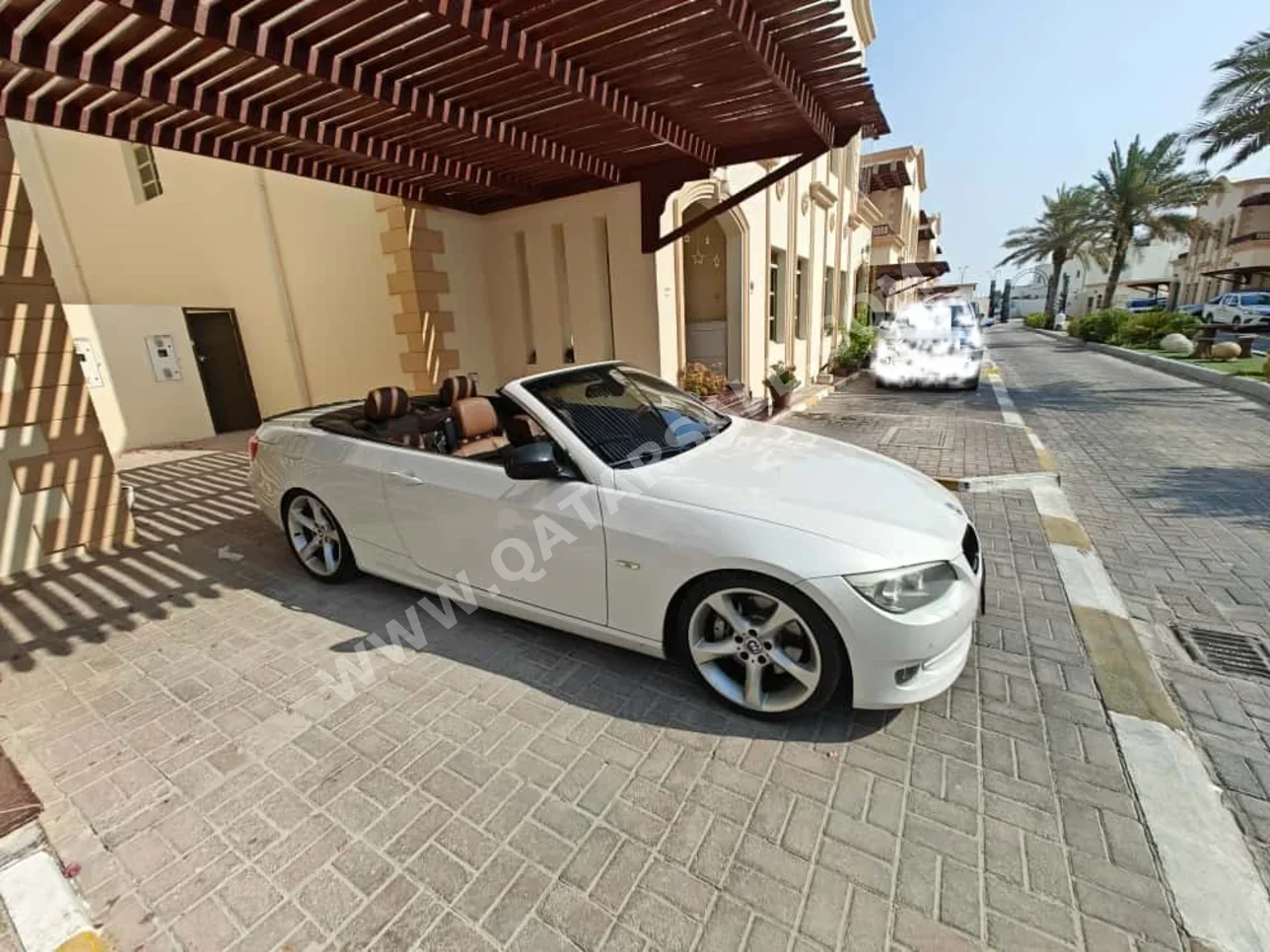 بي ام دبليو الفئة - الثالثة 335i 2011 اوتوماتيك 166,000 كم 6 سلندر دفع خلفي كشف أبيض
