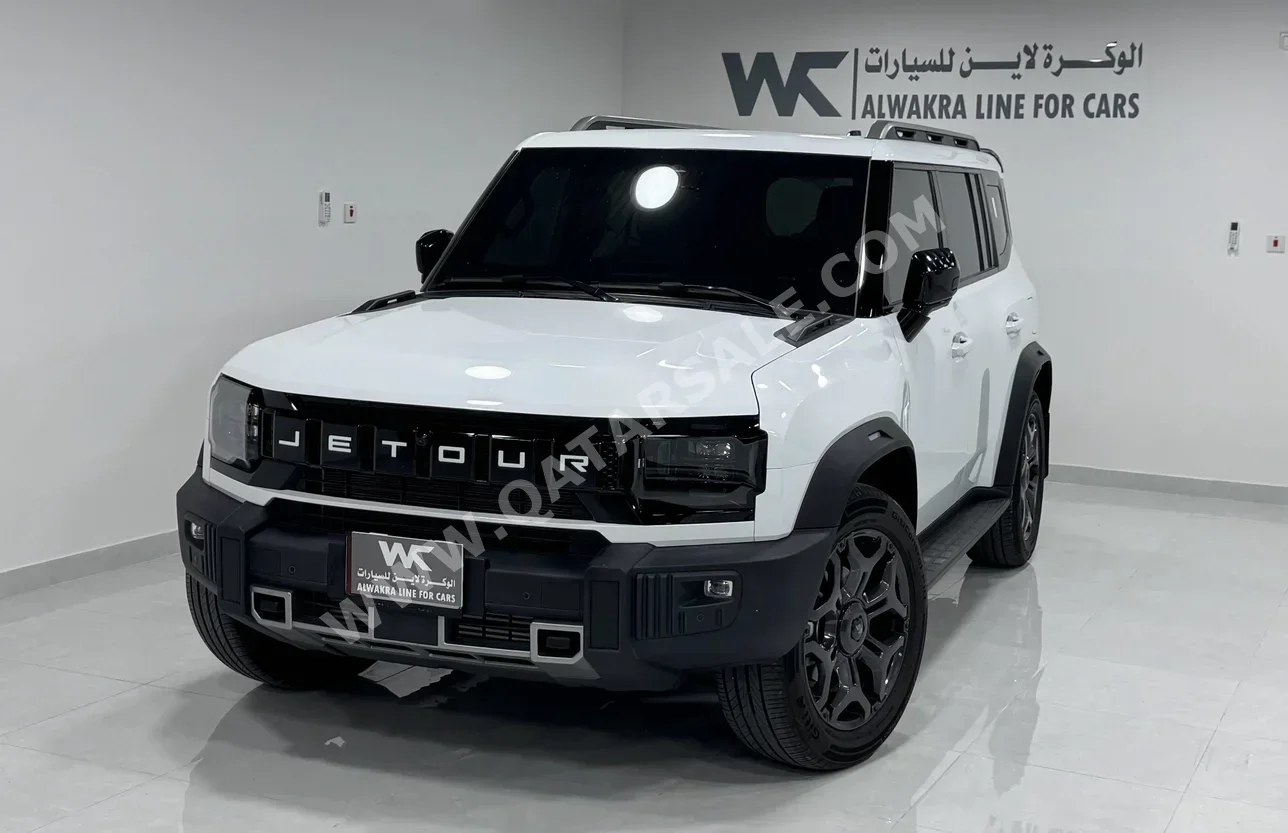 Jetour T2 Luxury 2025 Automatic 23,000 Km 4 Cylinder Rear Wheel Drive (RWD) Sedan White With Warranty