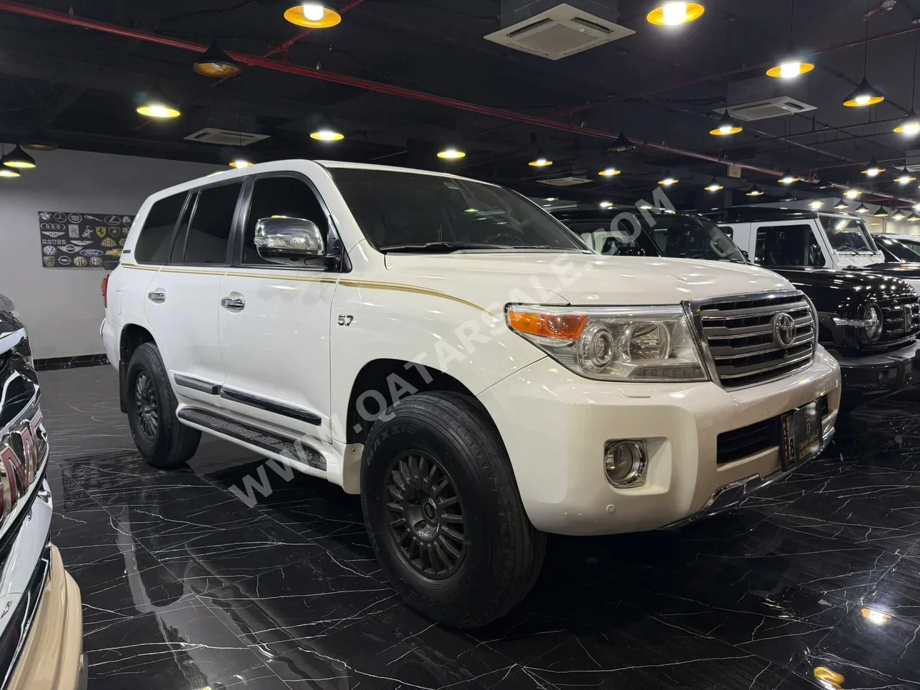 Toyota Land Cruiser VXR 2013 Automatic 423,000 Km 8 Cylinder Four Wheel Drive (4WD) SUV White