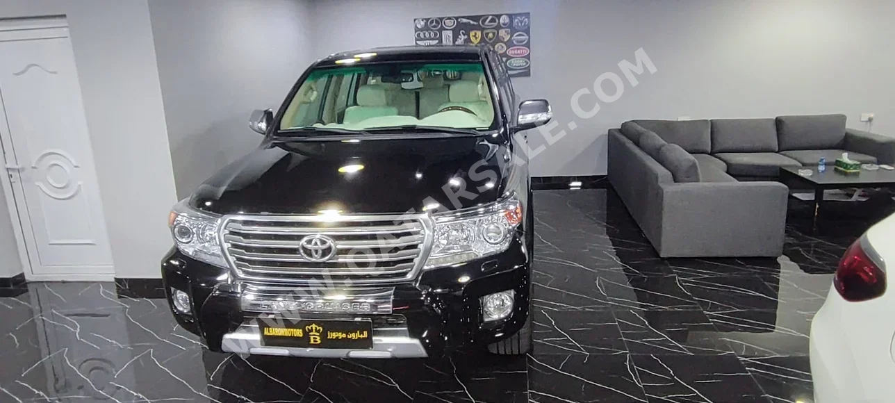 Toyota Land Cruiser GXR 2012 Automatic 155,000 Km 8 Cylinder Four Wheel Drive (4WD) SUV Black