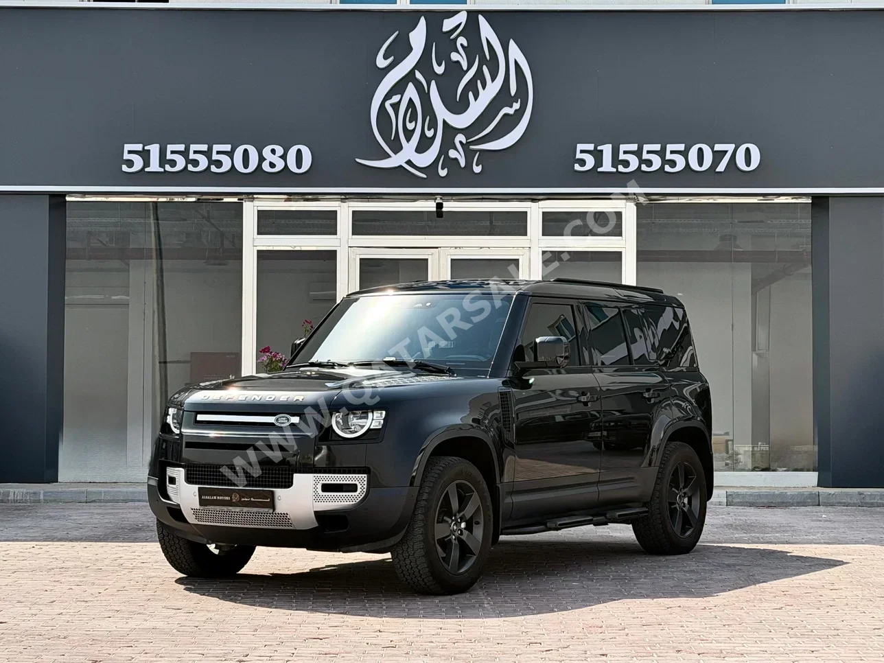 لاند روفر ديفيندر 110 2024 اوتوماتيك 40,000 كم 4 سلندر دفع رباعي اس يو في أسود تحت الضمان