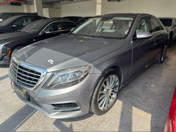 Mercedes-Benz  S-Class  400  2015  Automatic  135,000 Km  8 Cylinder  Rear Wheel Drive (RWD)  Sedan  Gray