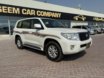 تويوتا  لاند كروزر  جي اكس  2013  اوتوماتيك  166,000 كم  6 سلندر  دفع رباعي  اس يو في  أبيض
