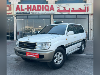 Toyota  Land Cruiser  GXR  1999  Manual  531,000 Km  6 Cylinder  Four Wheel Drive (4WD)  SUV  White