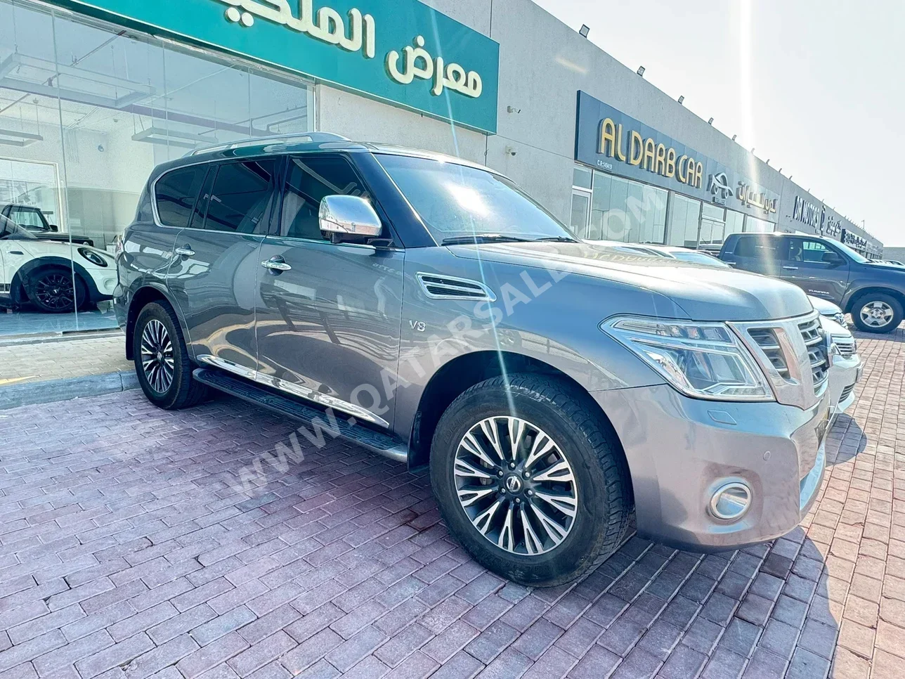Nissan Patrol Platinum 2015 Automatic 360,000 Km 8 Cylinder Four Wheel Drive (4WD) SUV Silver