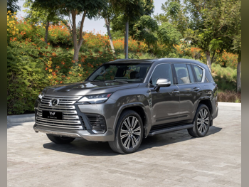 لكزس  ال اكس  600 لكجري  2023  اوتوماتيك  37,000 كم  6 سلندر  دفع رباعي  اس يو في  رمادي  تحت الضمان