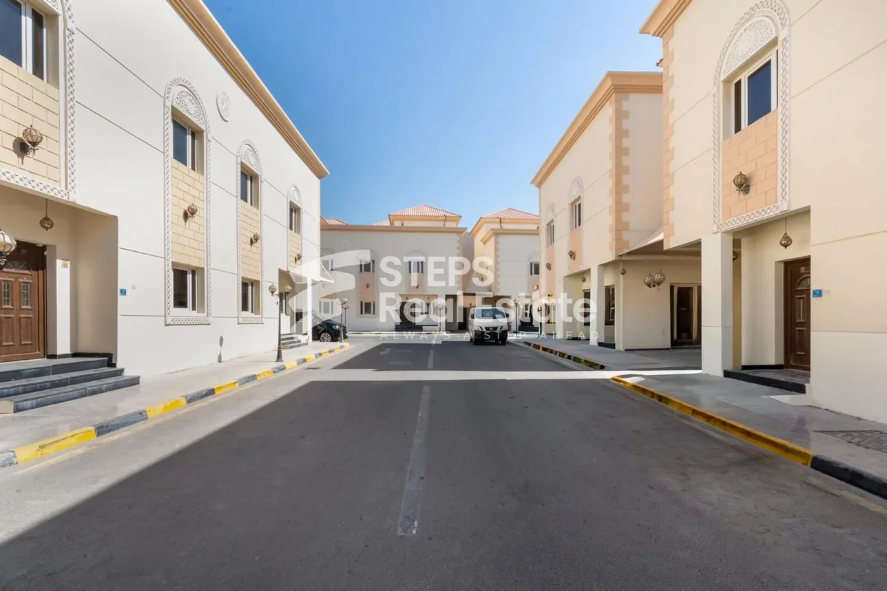 Compound - Not Furnished - Doha - Al Markhiya - 6 Bedrooms